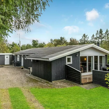 Сasa de vacaciones Preciosa Casa En Blåvand Con Sauna *