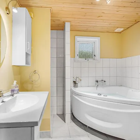 Сasa de vacaciones Preciosa Casa En Blåvand Con Sauna *